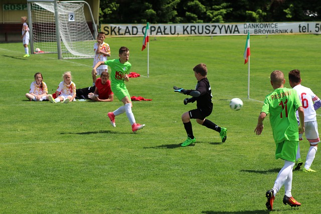 喀麦隆非洲杯大名单：姆伯莫领衔，巴索戈在列，奥纳纳无缘