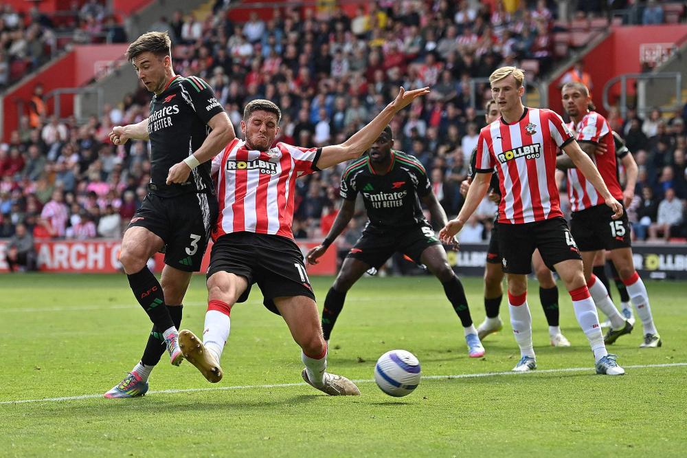 广东3消息！四外援首次合练，胡明轩伤势加重，朱芳雨辣评杨瀚森